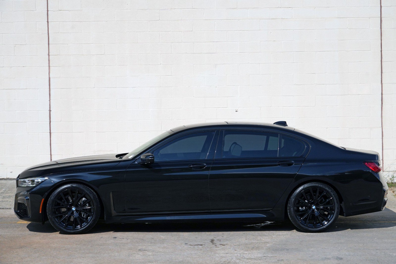 Used 2021 BMW 740i w/ M Sport Package RWD image 55