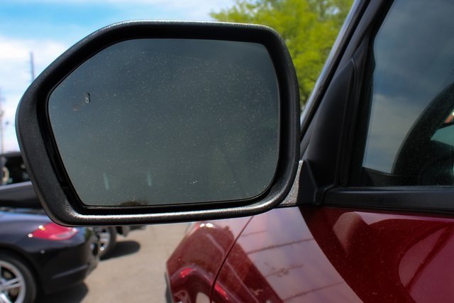 Used 2022 Ford Explorer XLT w/ Equipment Group 202A image 8