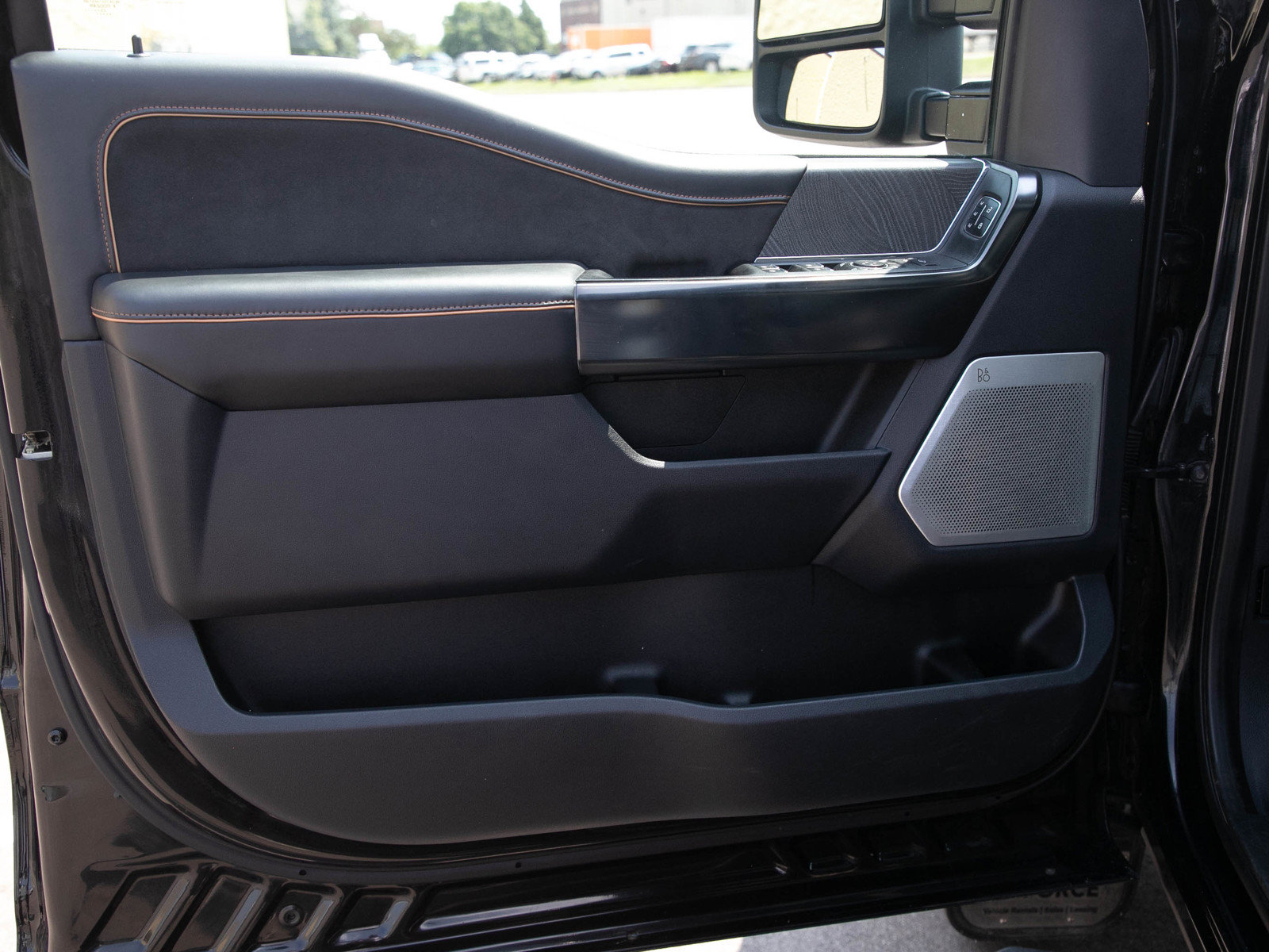 Used 2023 Ford F450 Platinum w/ FX4 Off-Road Package AWD/4WD image 20