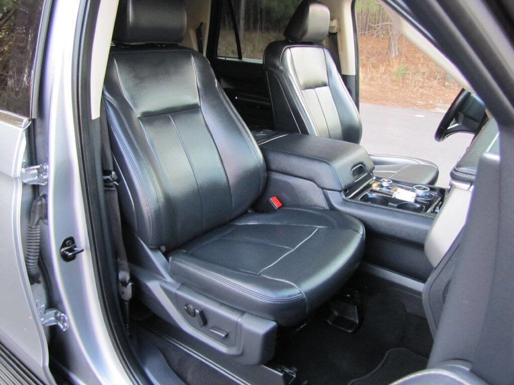Used 2024 Ford Expedition Max XLT image 14