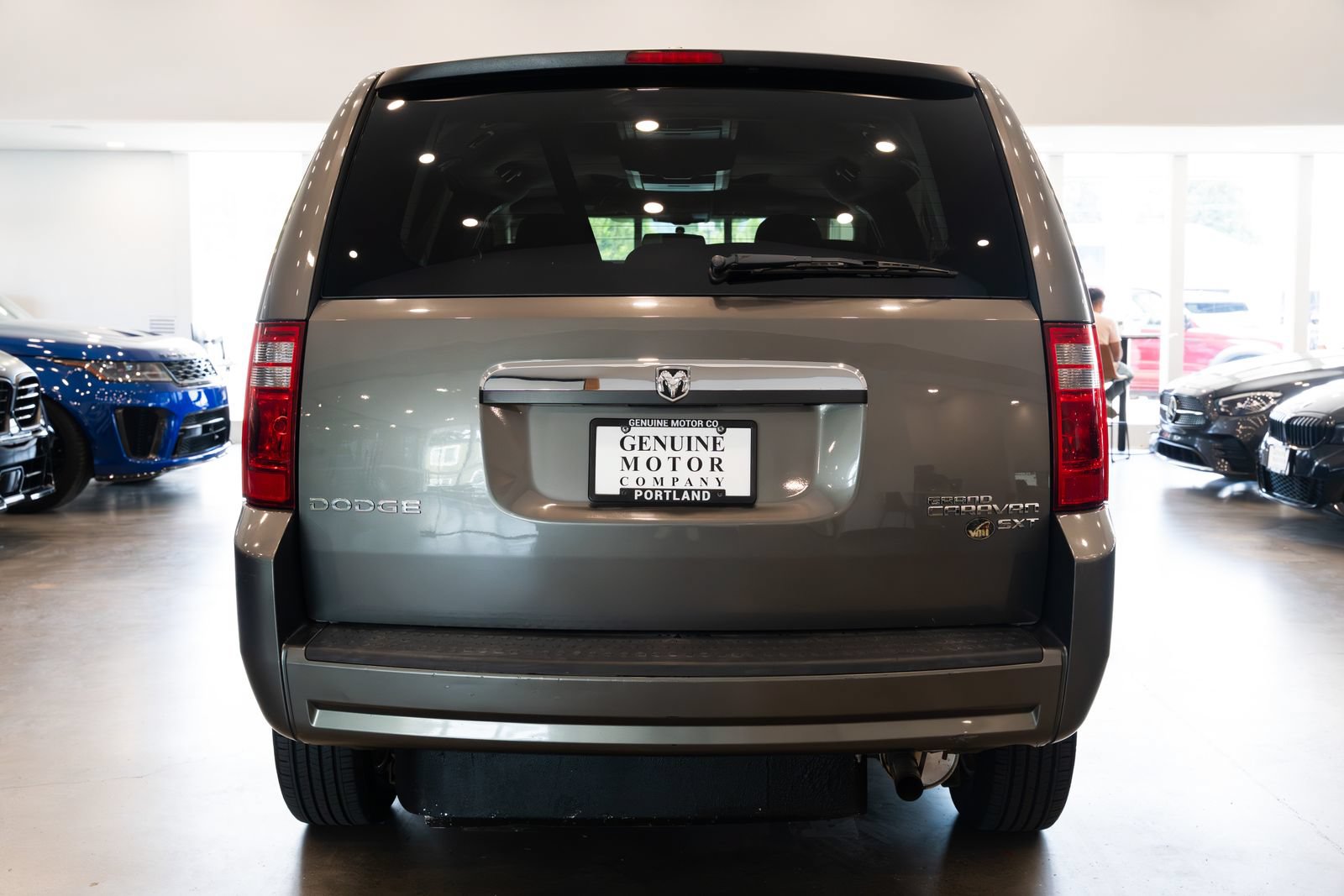 Used 2010 Dodge Grand Caravan SXT FWD image 5