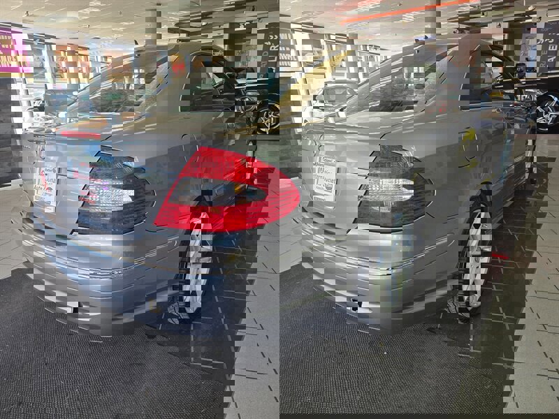 Used 2009 Mercedes-Benz CLK 350 Coupe image 4