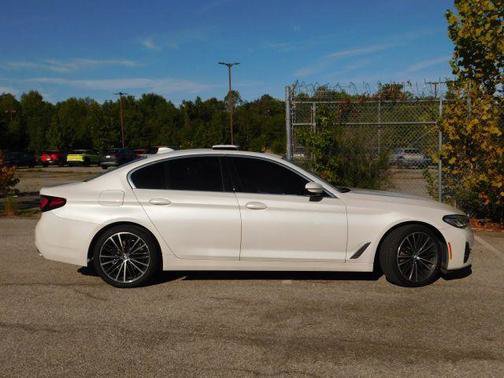 Used 2022 BMW 530i xDrive w/ Executive Package AWD/4WD image 5