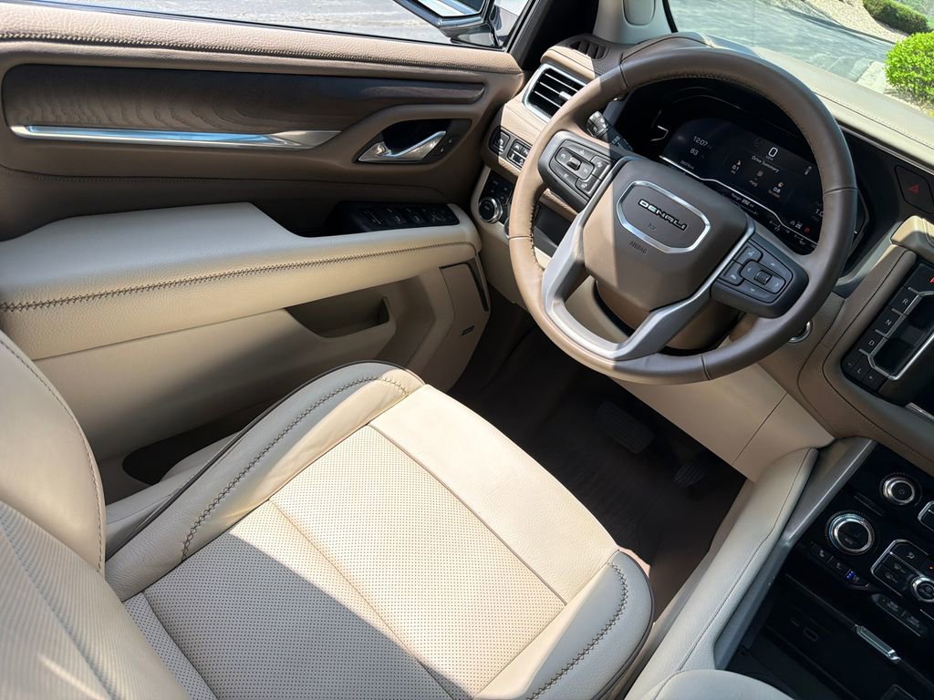 Used 2023 GMC Yukon Denali image 14