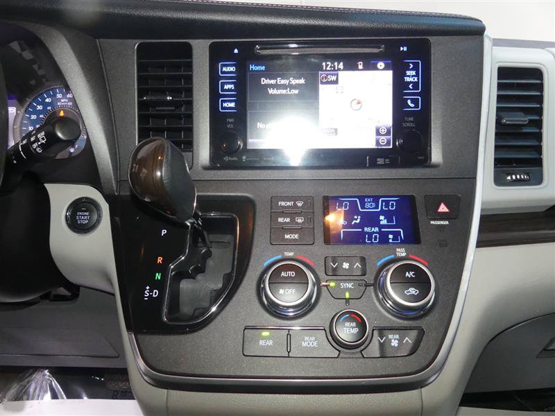 Used 2017 Toyota Sienna XLE Premium AWD/4WD image 35