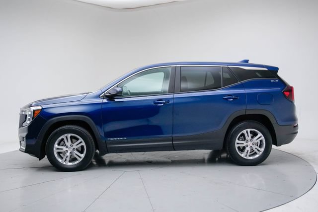 Used 2022 GMC Terrain SLE AWD/4WD image 3