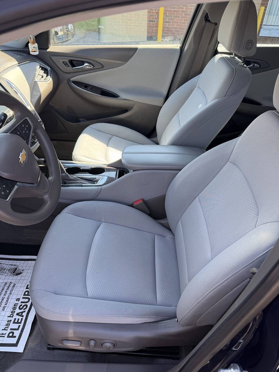 Used 2016 Chevrolet Malibu LT FWD image 16