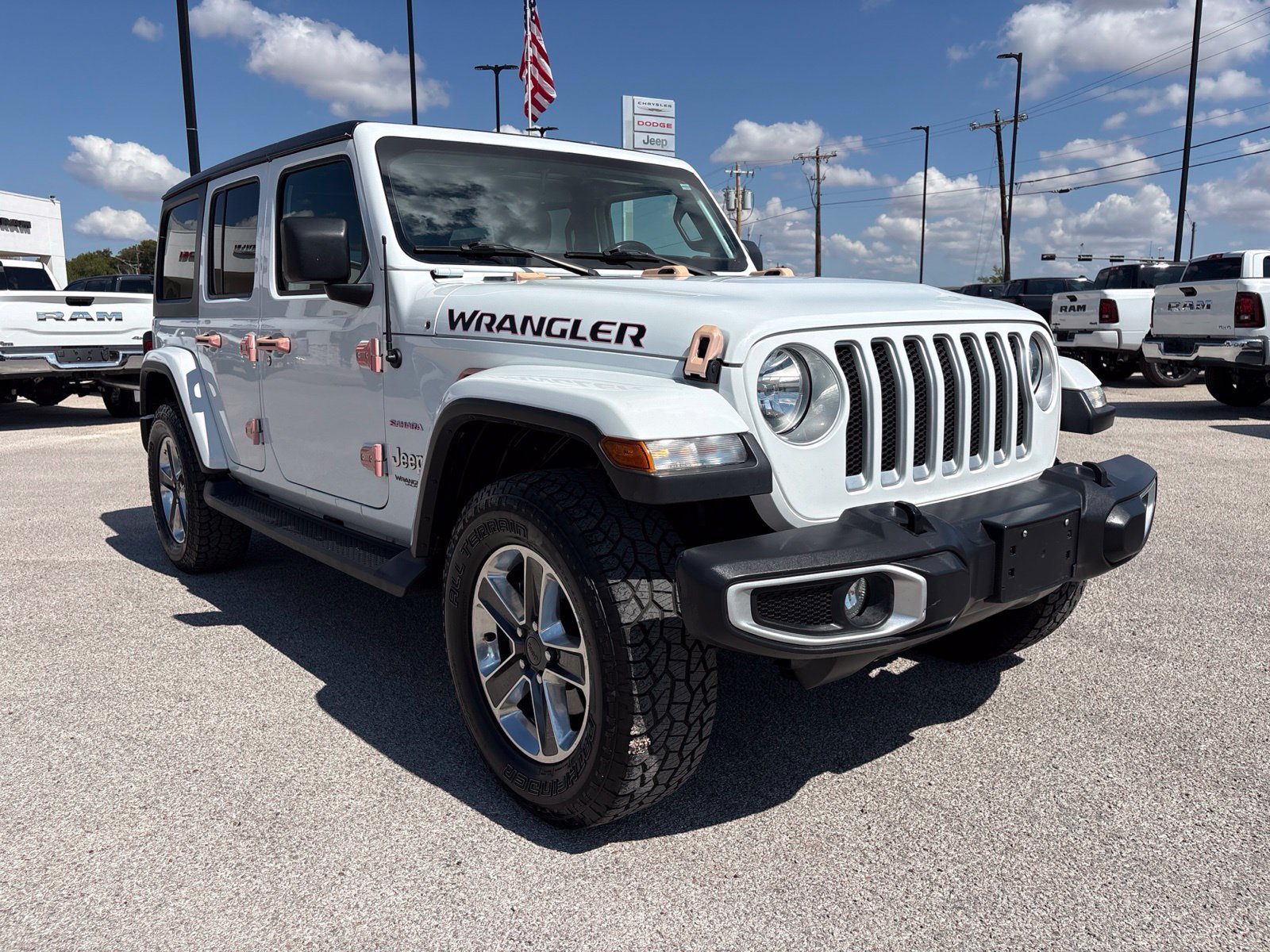 Used 2020 Jeep Wrangler Unlimited Sahara AWD/4WD image 8