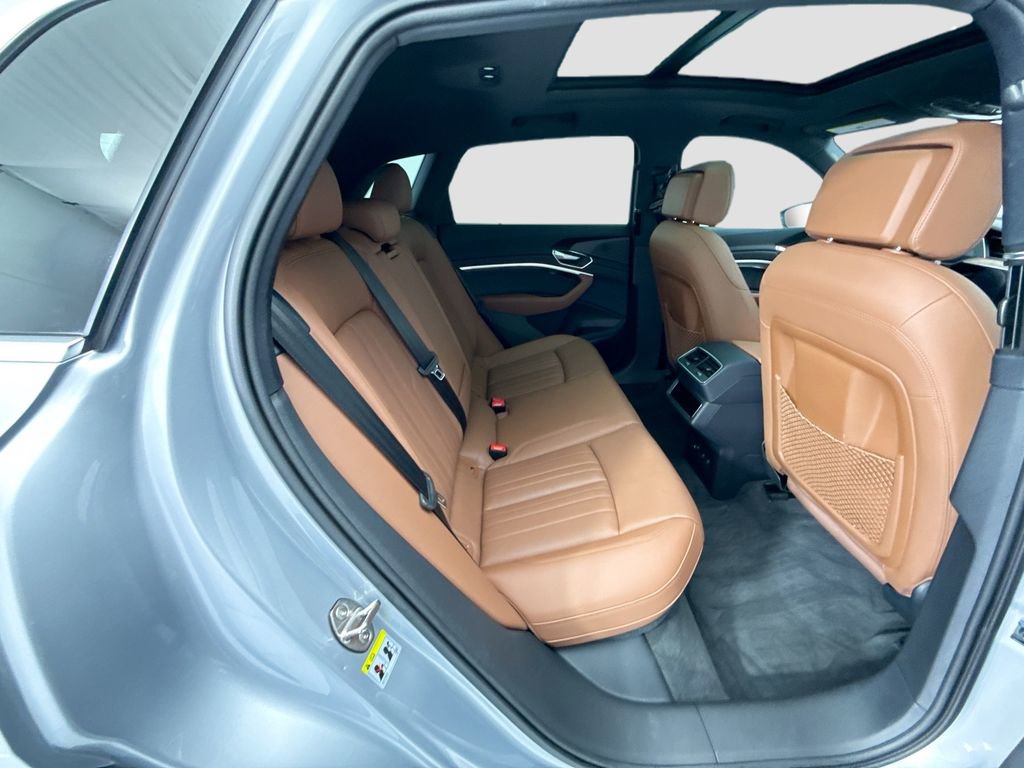 Certified 2023 Audi e-tron Premium Plus w/ Premium Plus Package AWD/4WD image 21