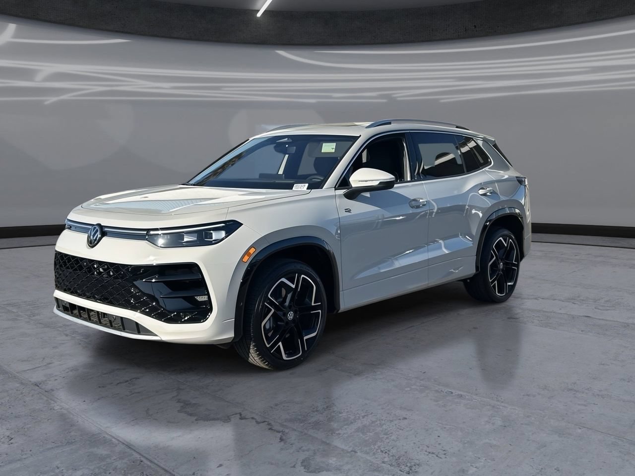 New 2026 Volkswagen Tiguan SEL R-Line AWD/4WD image 3