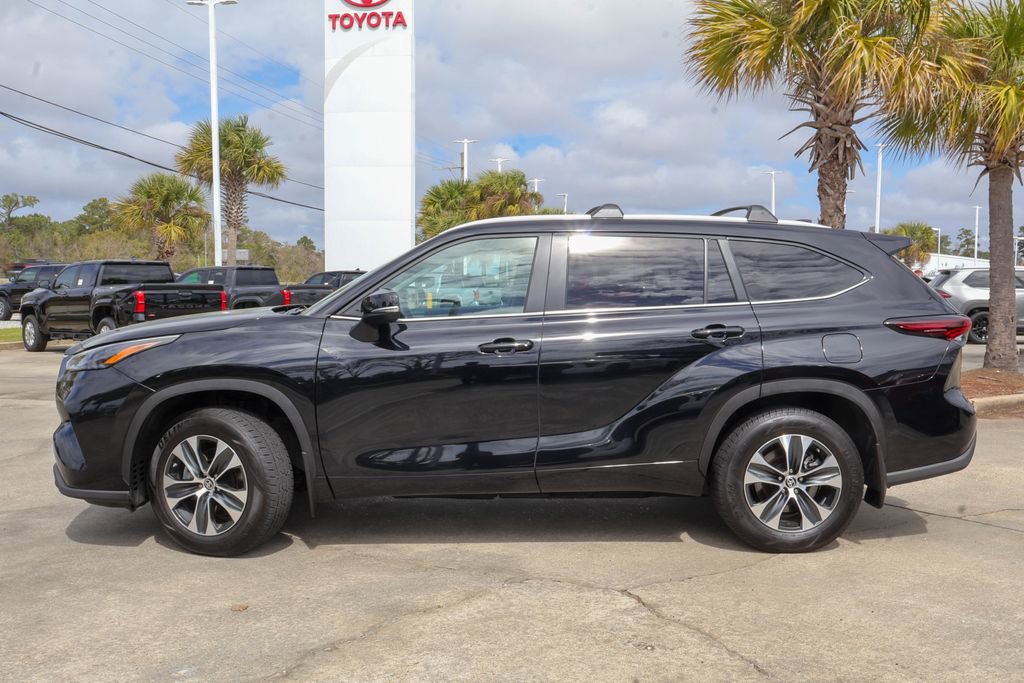 Used 2024 Toyota Highlander XLE image 28