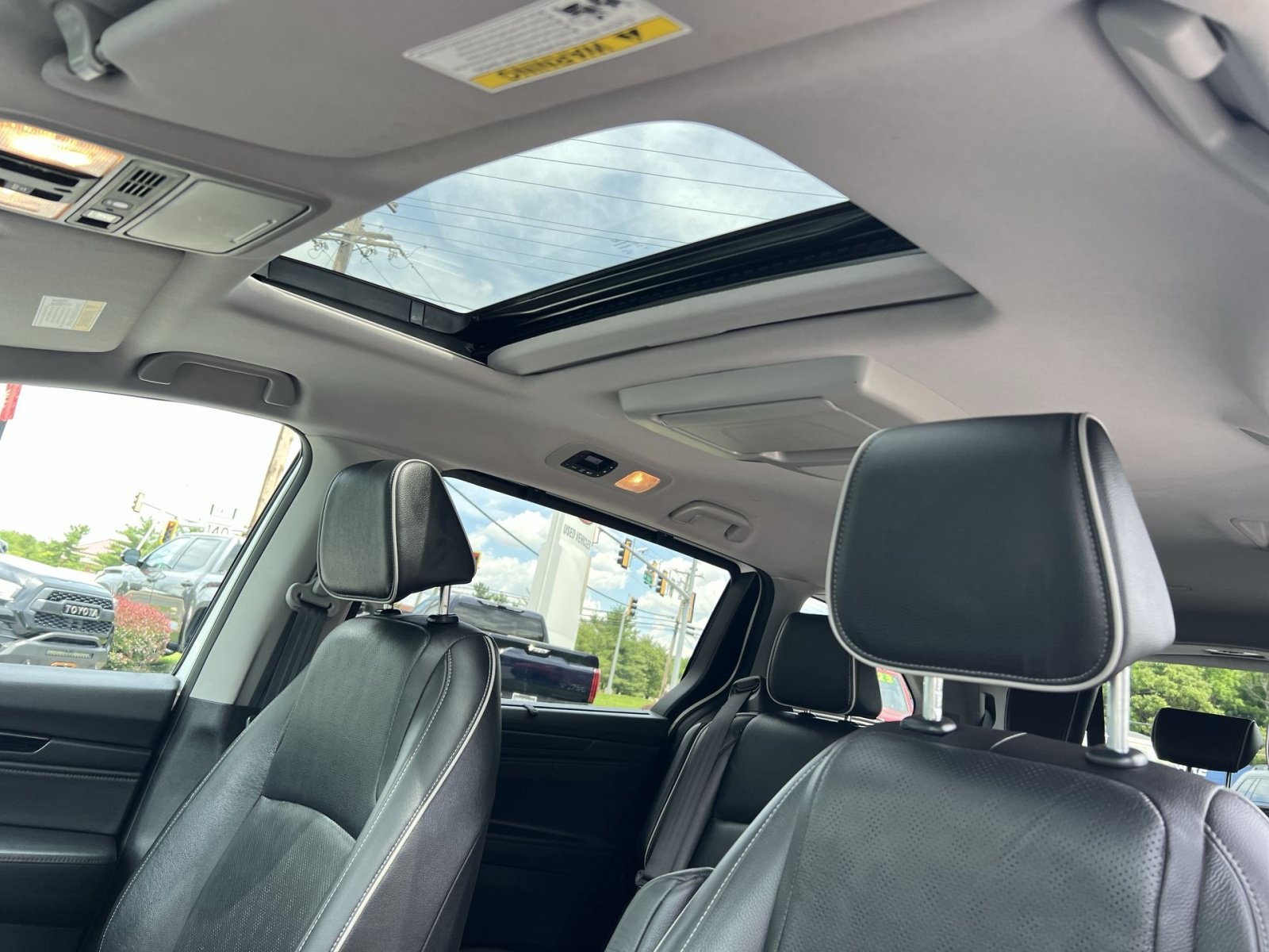 Used 2024 Honda Odyssey Elite image 24