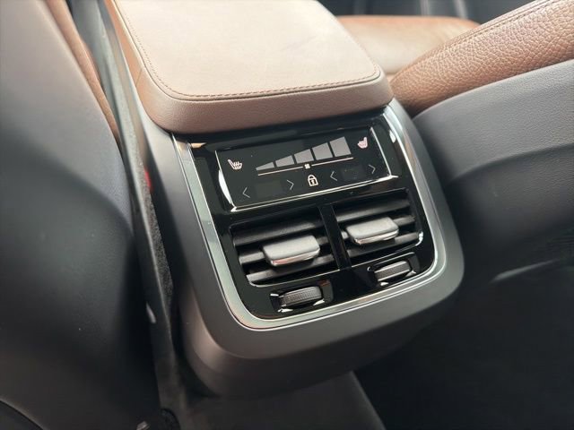 Used 2023 Volvo XC90 B5 Plus image 23