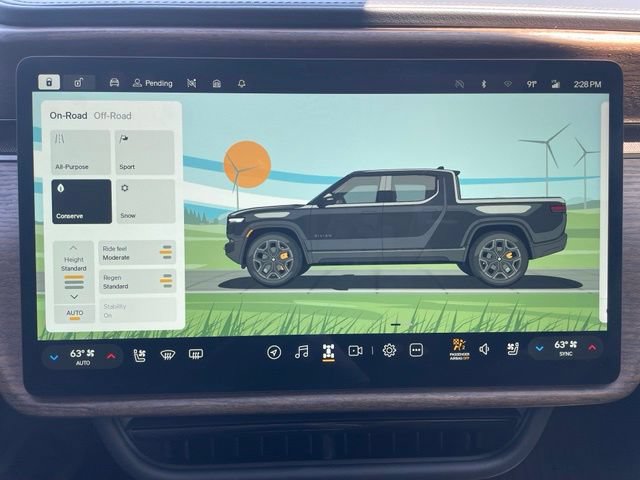 Used 2025 Rivian R1T Premium AWD/4WD image 20