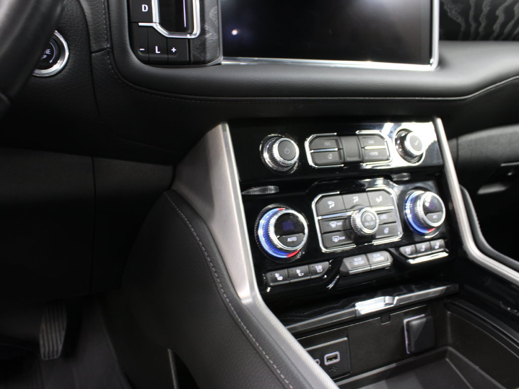 Used 2023 GMC Yukon XL Denali w/ Advanced Technology Package AWD/4WD image 69