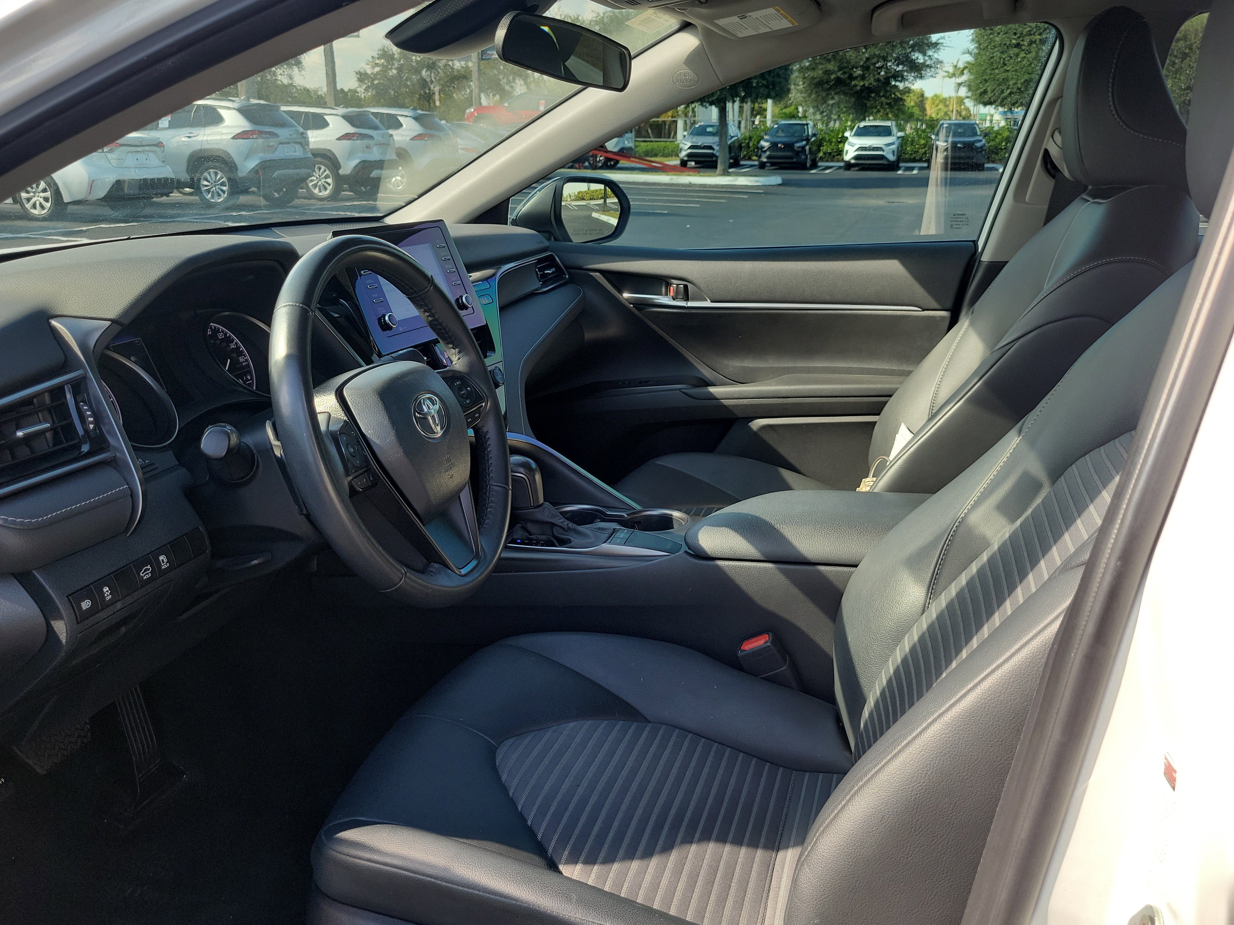 Used 2024 Toyota Camry SE image 20