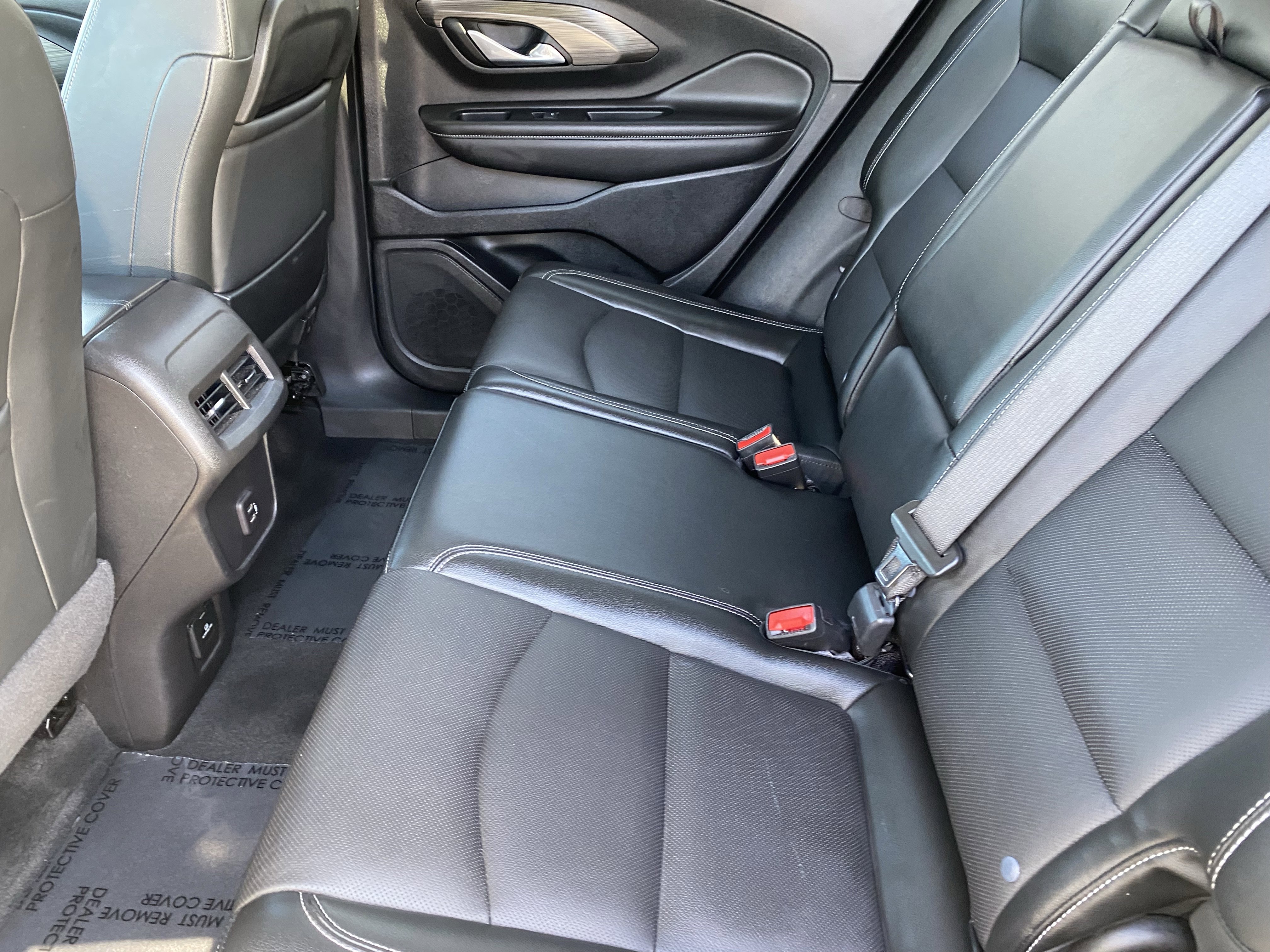 Used 2023 GMC Terrain SLT image 13