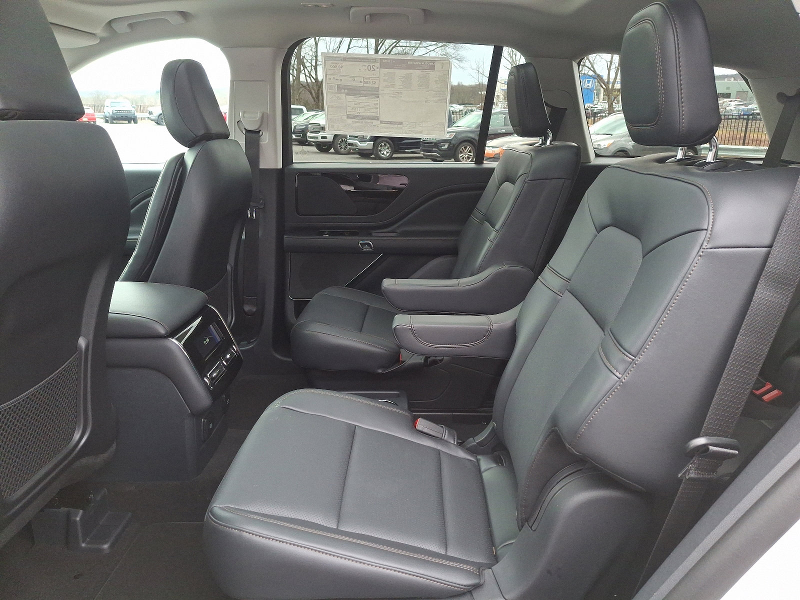 New 2025 Lincoln Aviator AWD image 6