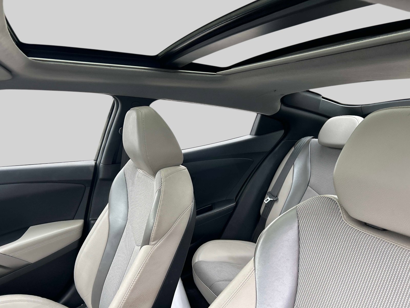 Used 2014 Hyundai Veloster w/ Style Package 02 image 19