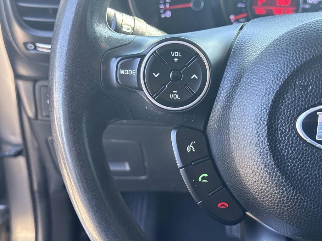 Used 2016 Kia Soul FWD image 27