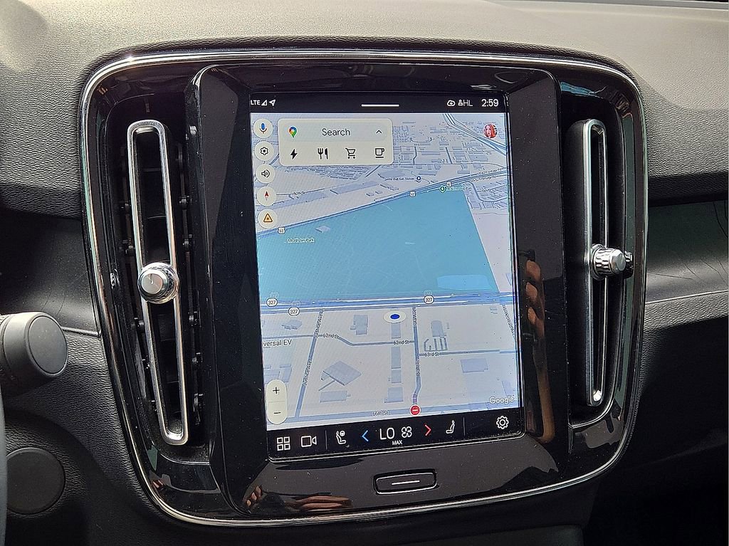 Used 2023 Volvo C40 P8 Recharge Ultimate image 28