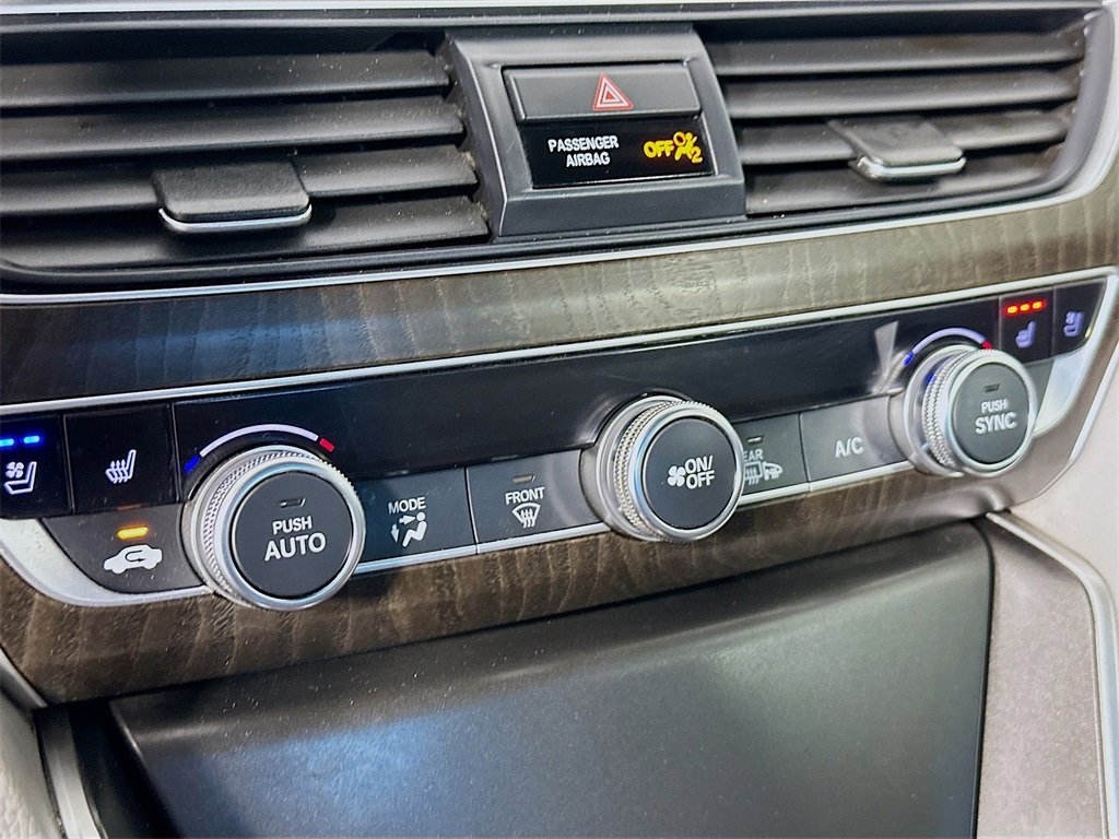 Used 2019 Honda Accord Touring image 16