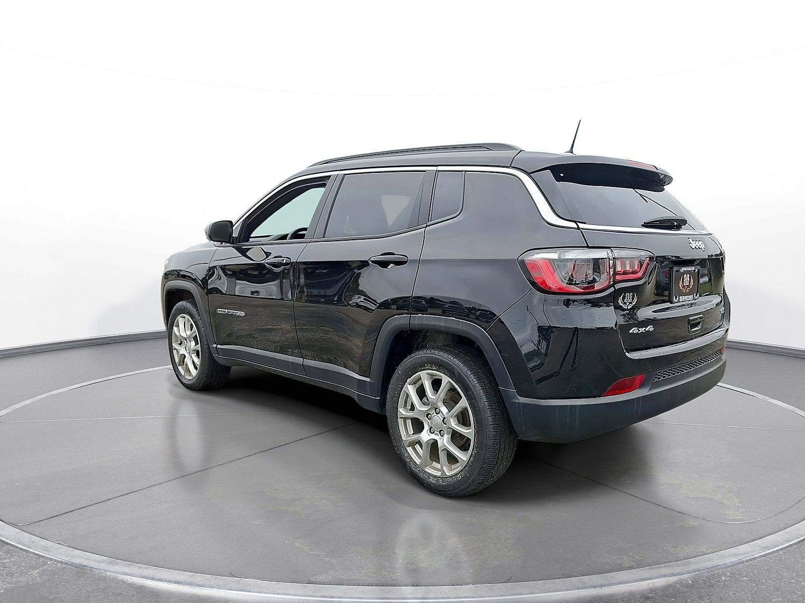 Used 2023 Jeep Compass Latitude AWD/4WD image 6