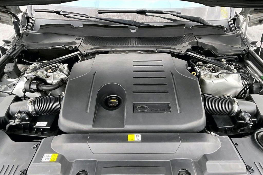 Used 2020 Land Rover Range Rover Sport HST image 10