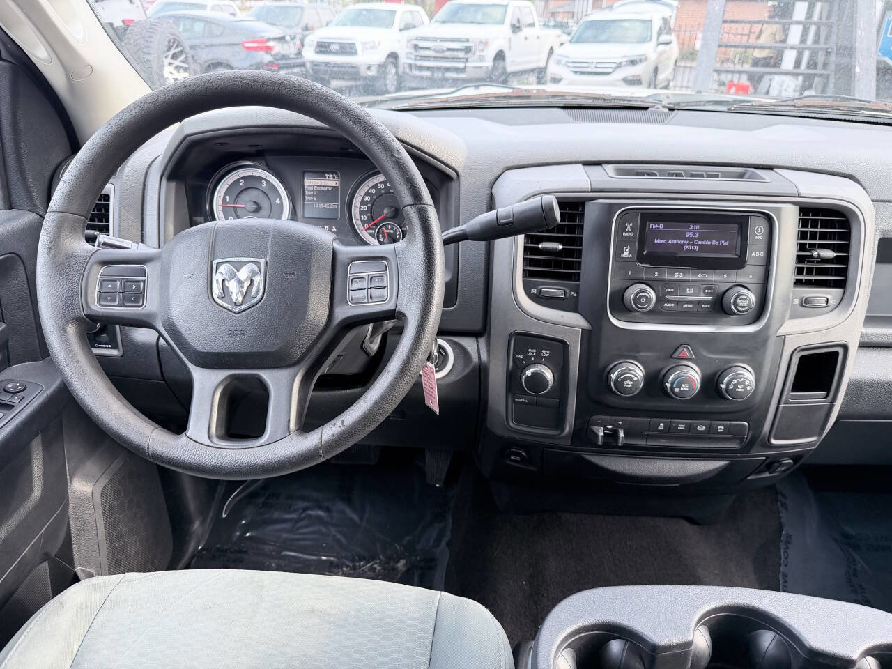 Used 2015 RAM 2500 Tradesman w/ Chrome Appearance Group AWD/4WD image 18