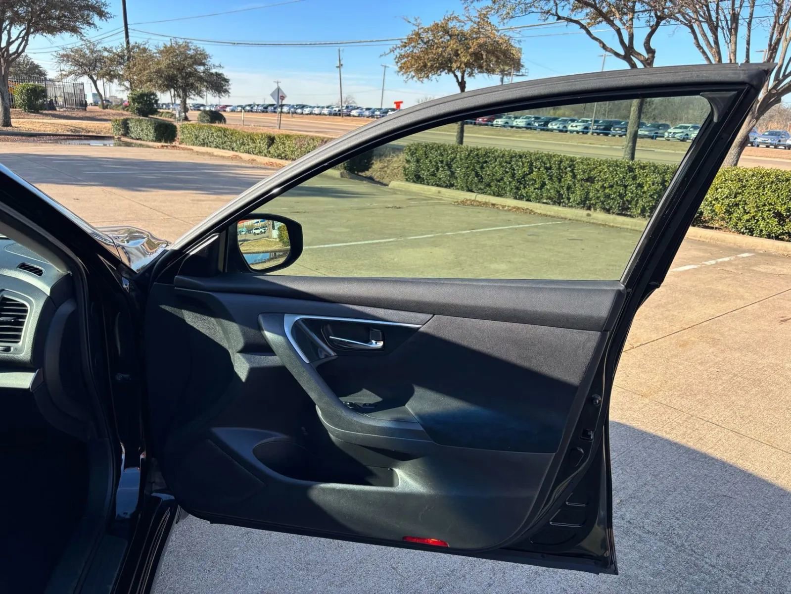 Used 2014 Nissan Altima 2.5 SV w/ Convenience Package FWD image 17