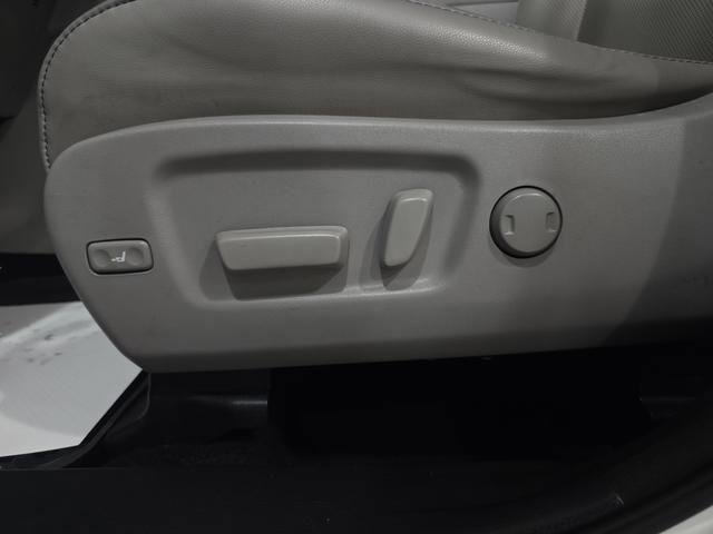 Used 2018 Toyota Highlander Limited AWD/4WD image 13