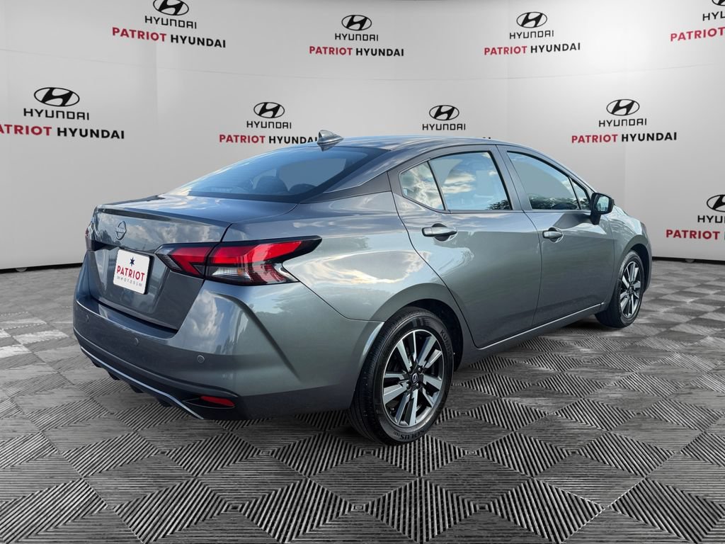 Used 2025 Nissan Versa SV FWD image 3