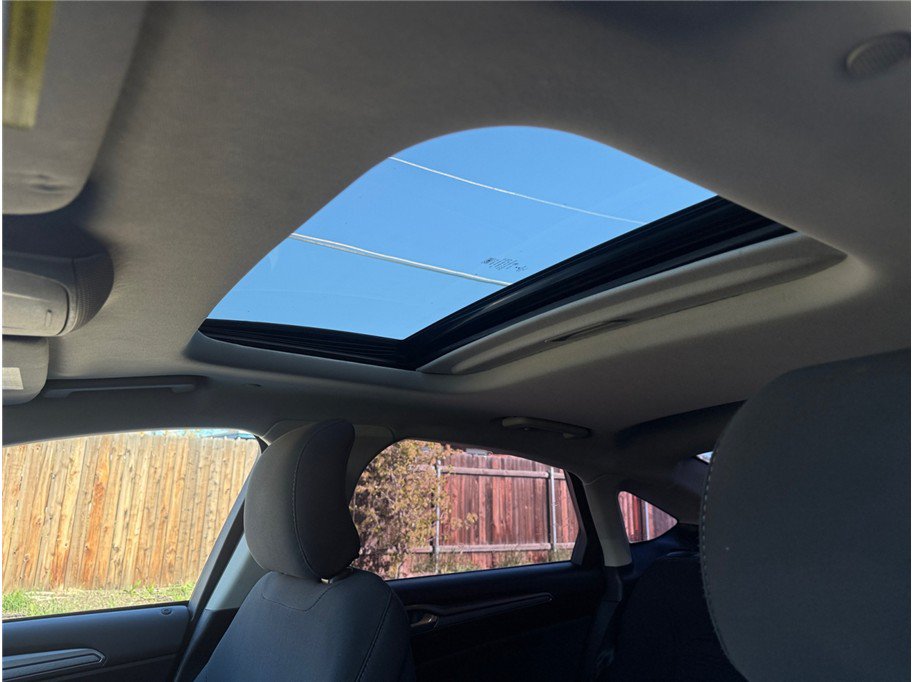Used 2019 Ford Fusion SE FWD image 30