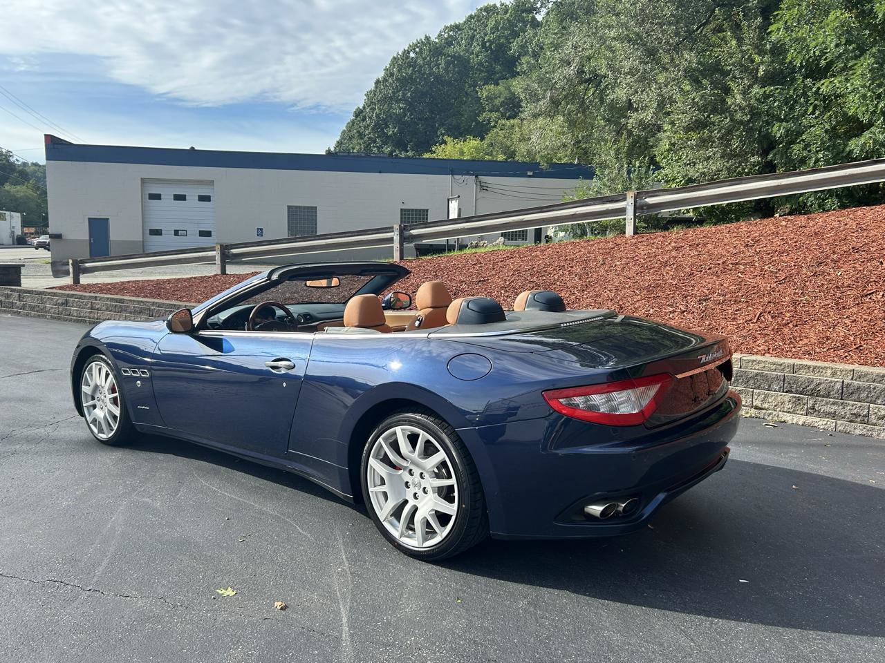 Used 2011 Maserati GranTurismo Convertible RWD image 5