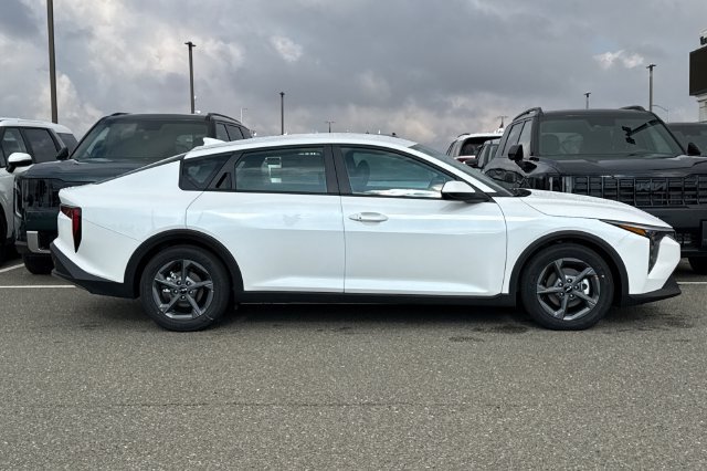 New 2027 Kia K4 FWD image 3