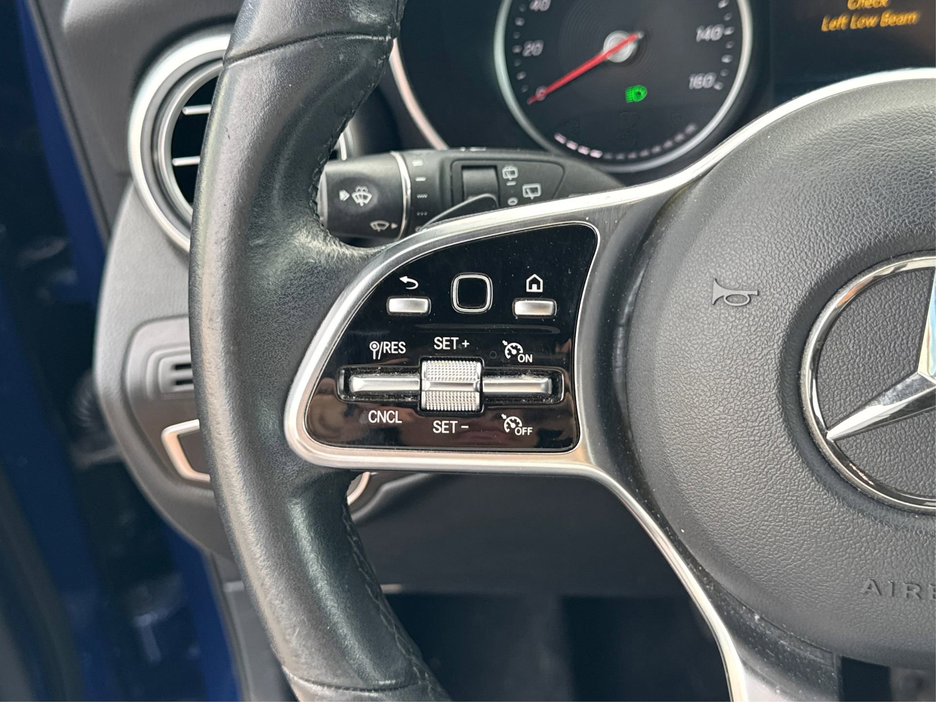 Used 2020 Mercedes-Benz GLC 300 4MATIC image 32