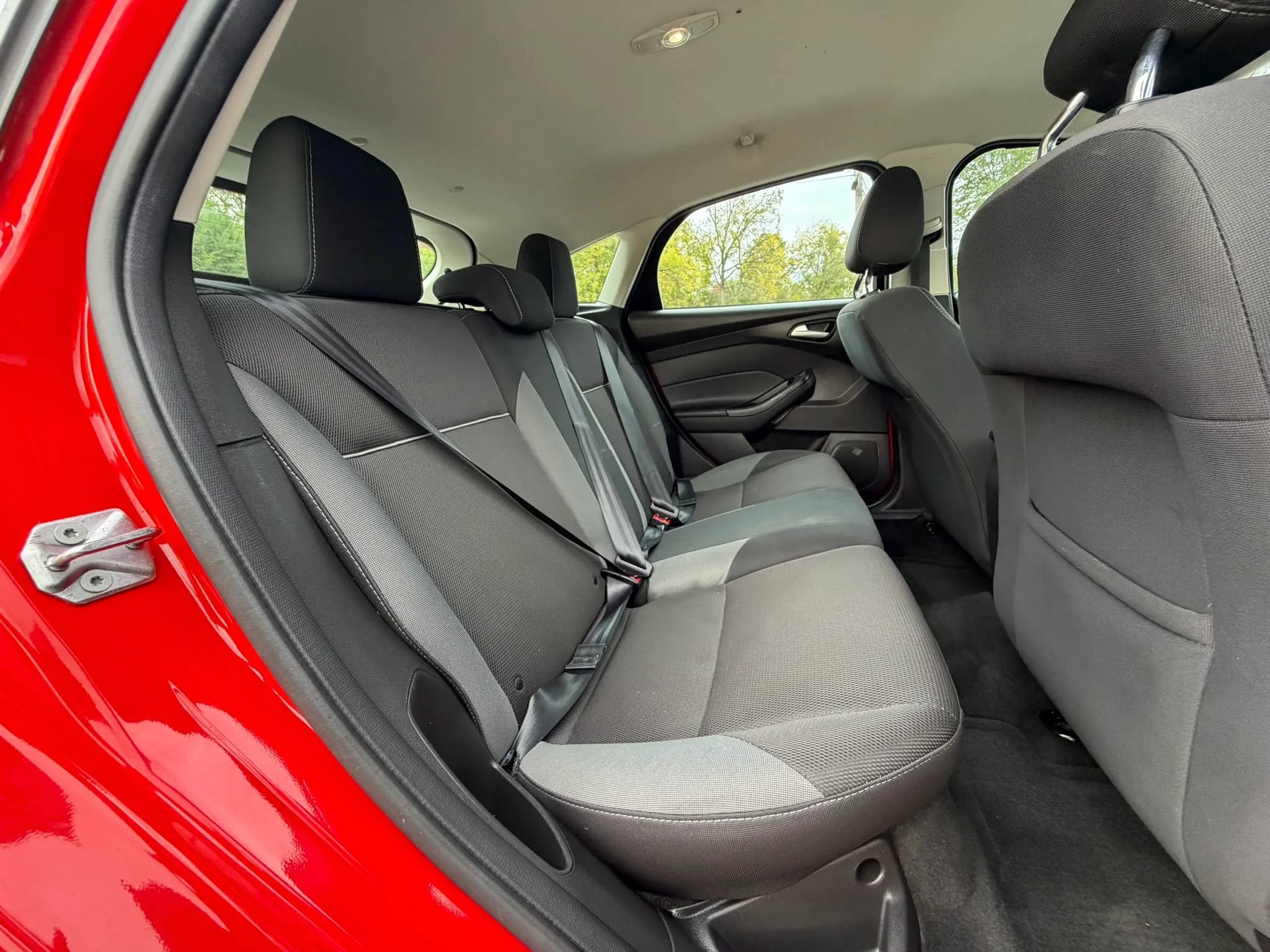 Used 2012 Ford Focus SE FWD image 18