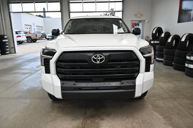 Used 2023 Toyota Tundra SR5 w/ SR5 Convenience Package AWD/4WD image 2