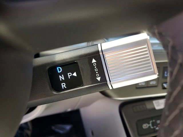 Used 2025 Hyundai Kona Limited image 29