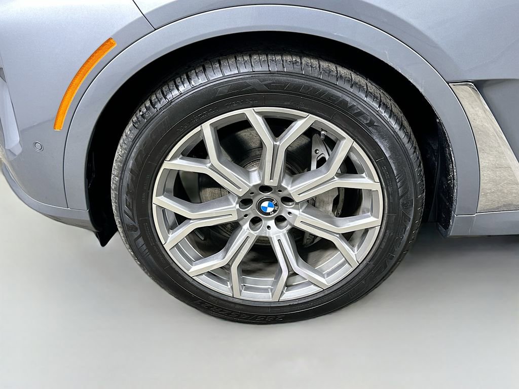 Used 2024 BMW X7 xDrive40i image 8