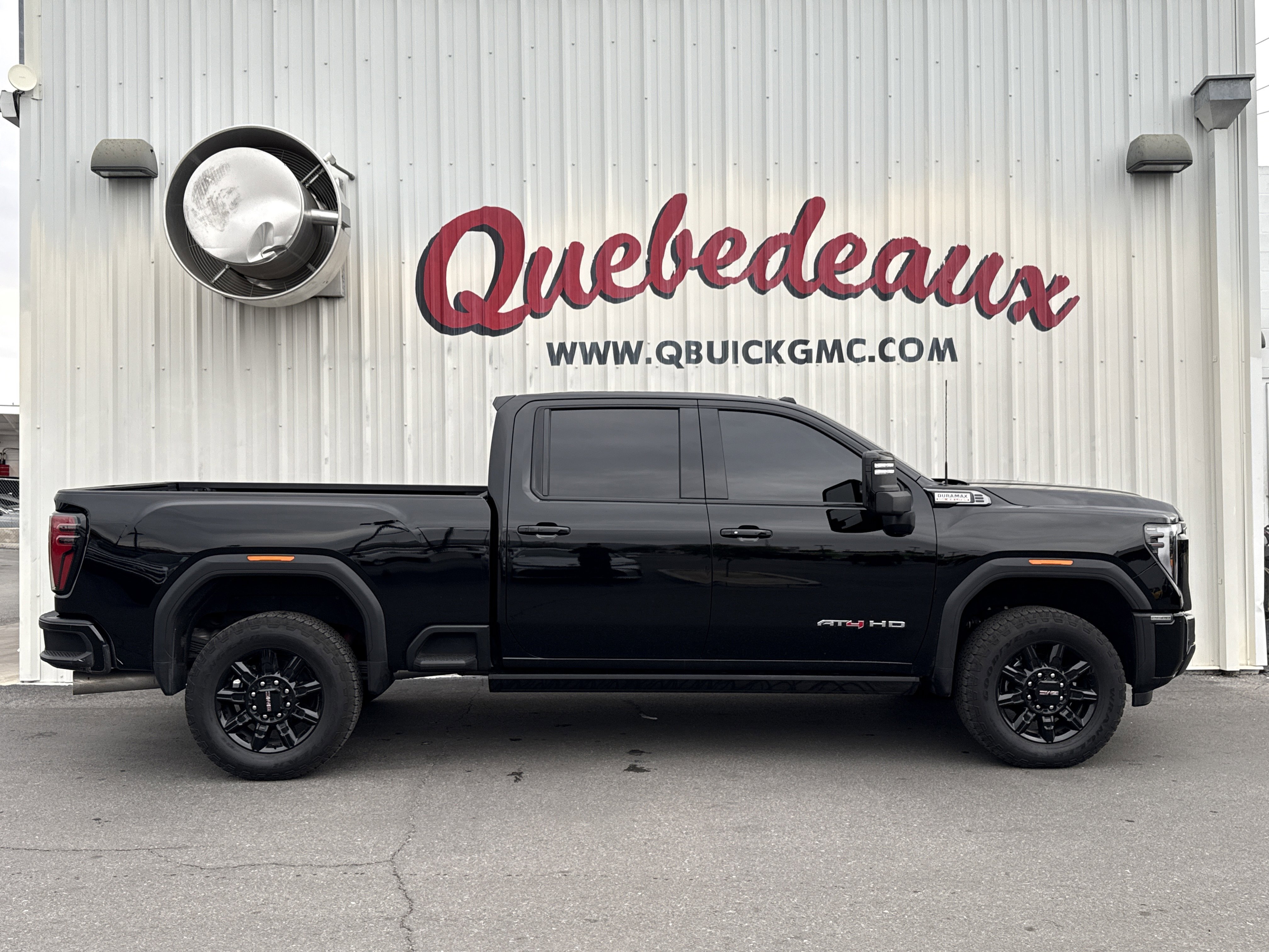 Used 2025 GMC Sierra 2500 AT4 w/ AT4 Premium Plus Package image 29