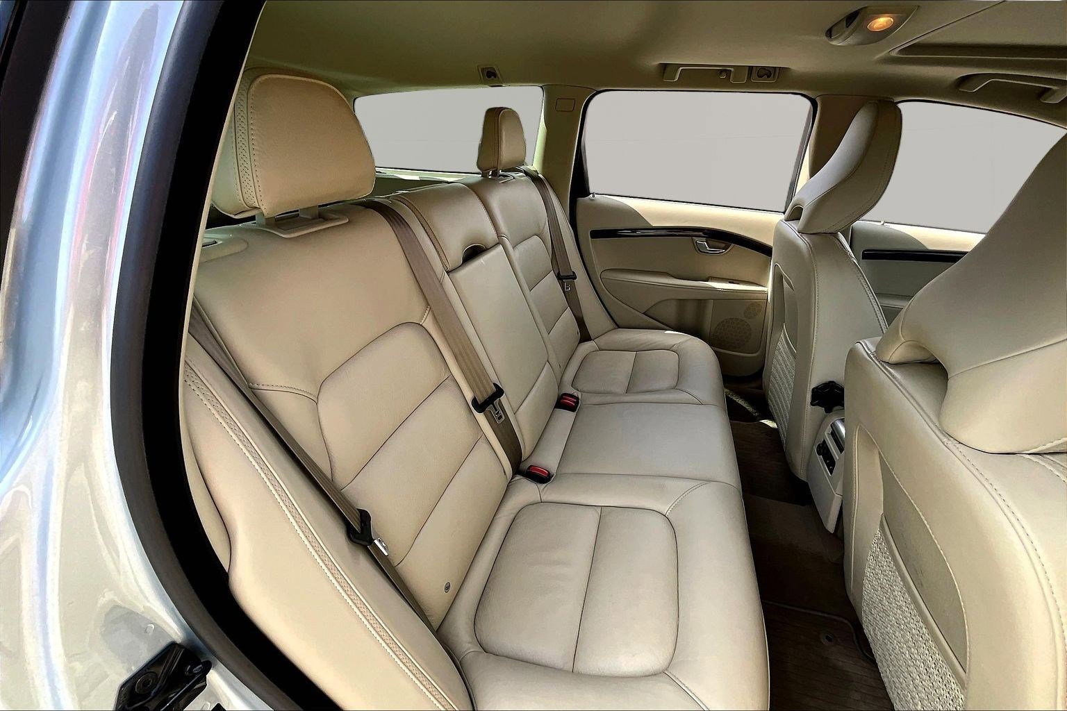 Used 2013 Volvo XC70 3.2 image 24