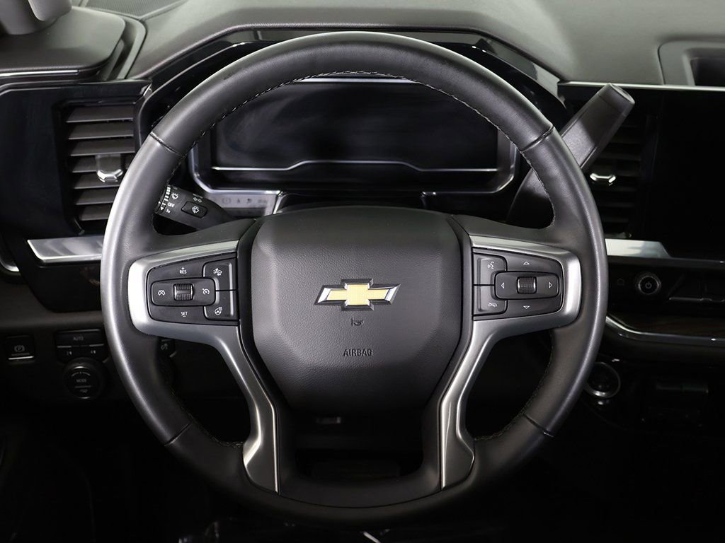 Used 2025 Chevrolet Silverado 1500 LT image 37