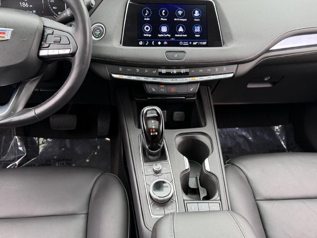 Used 2023 Cadillac XT4 Luxury w/ Cold Weather Package AWD/4WD image 14