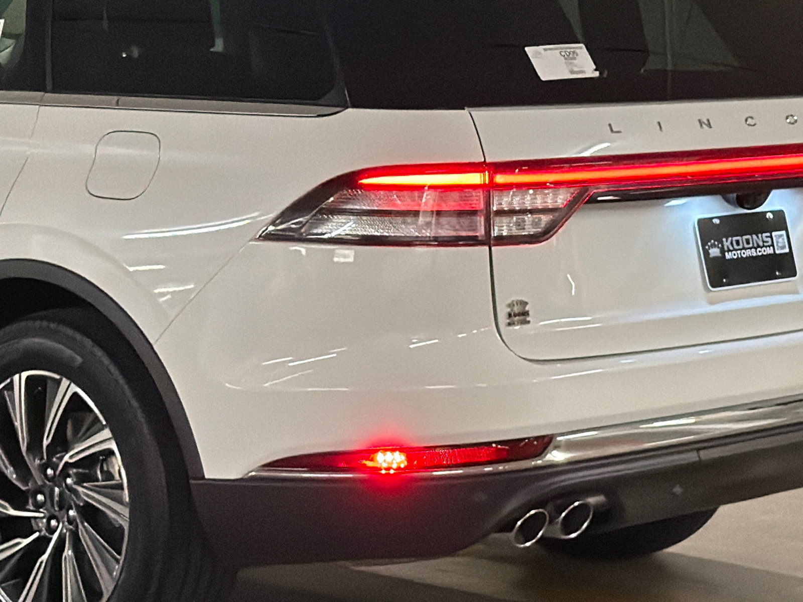 New 2027 Lincoln Aviator AWD image 7