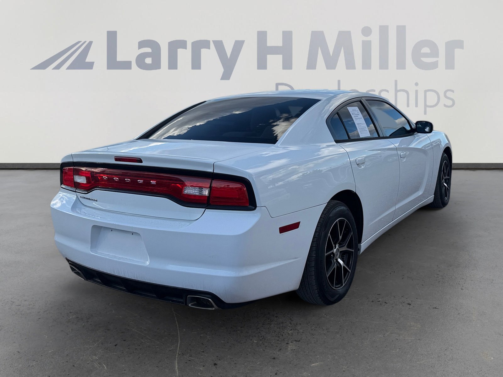 Used 2014 Dodge Charger SE image 5
