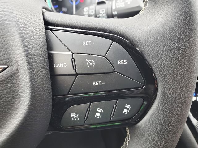 Used 2025 Chrysler Pacifica Limited image 27