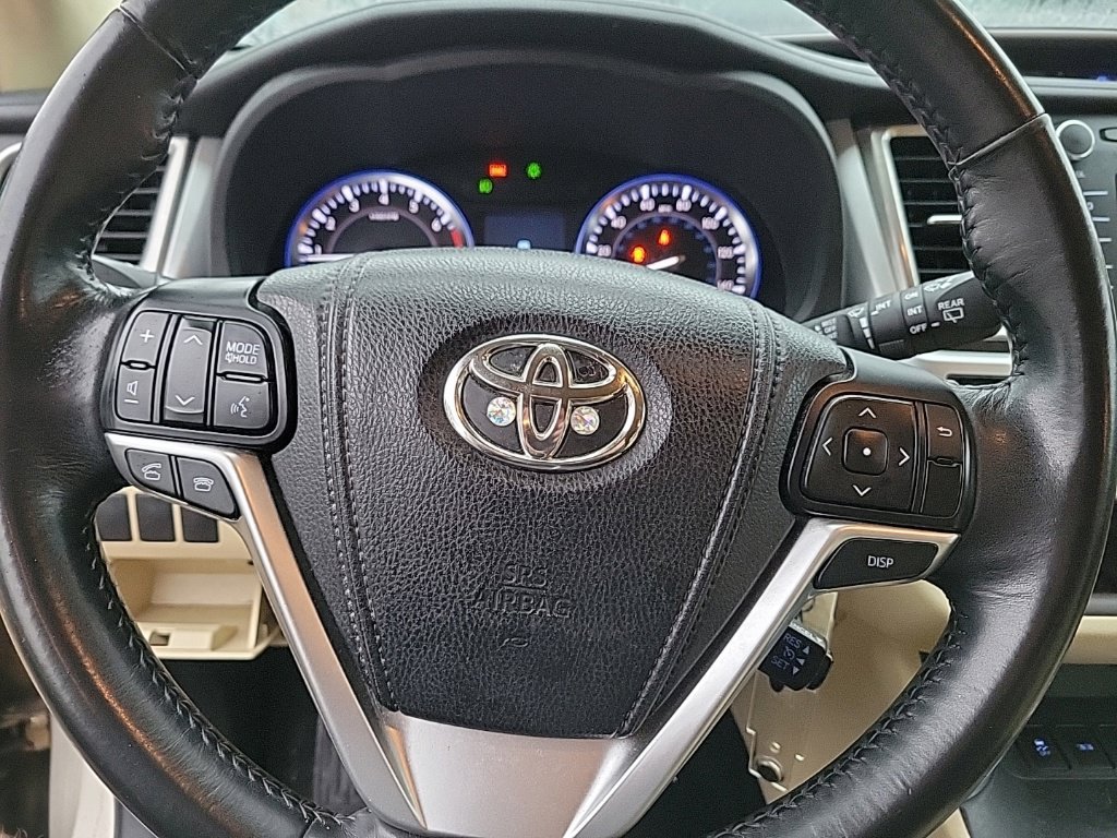 Used 2014 Toyota Highlander Plus AWD/4WD image 9