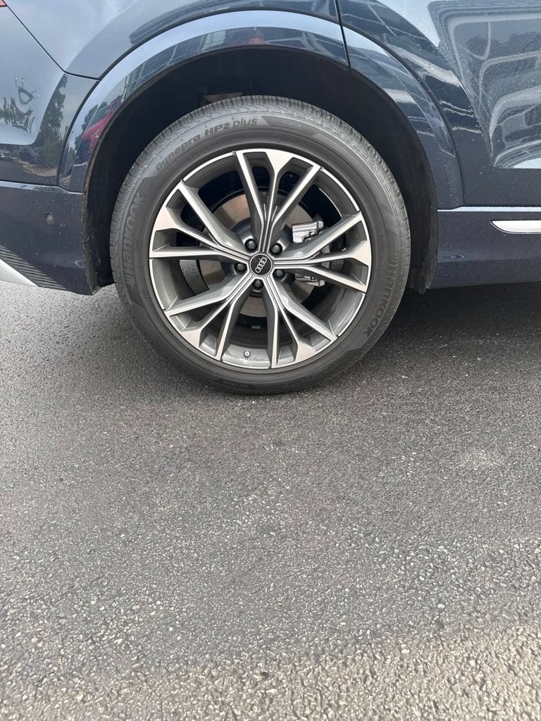 Used 2025 Audi Q8 Prestige AWD/4WD image 13