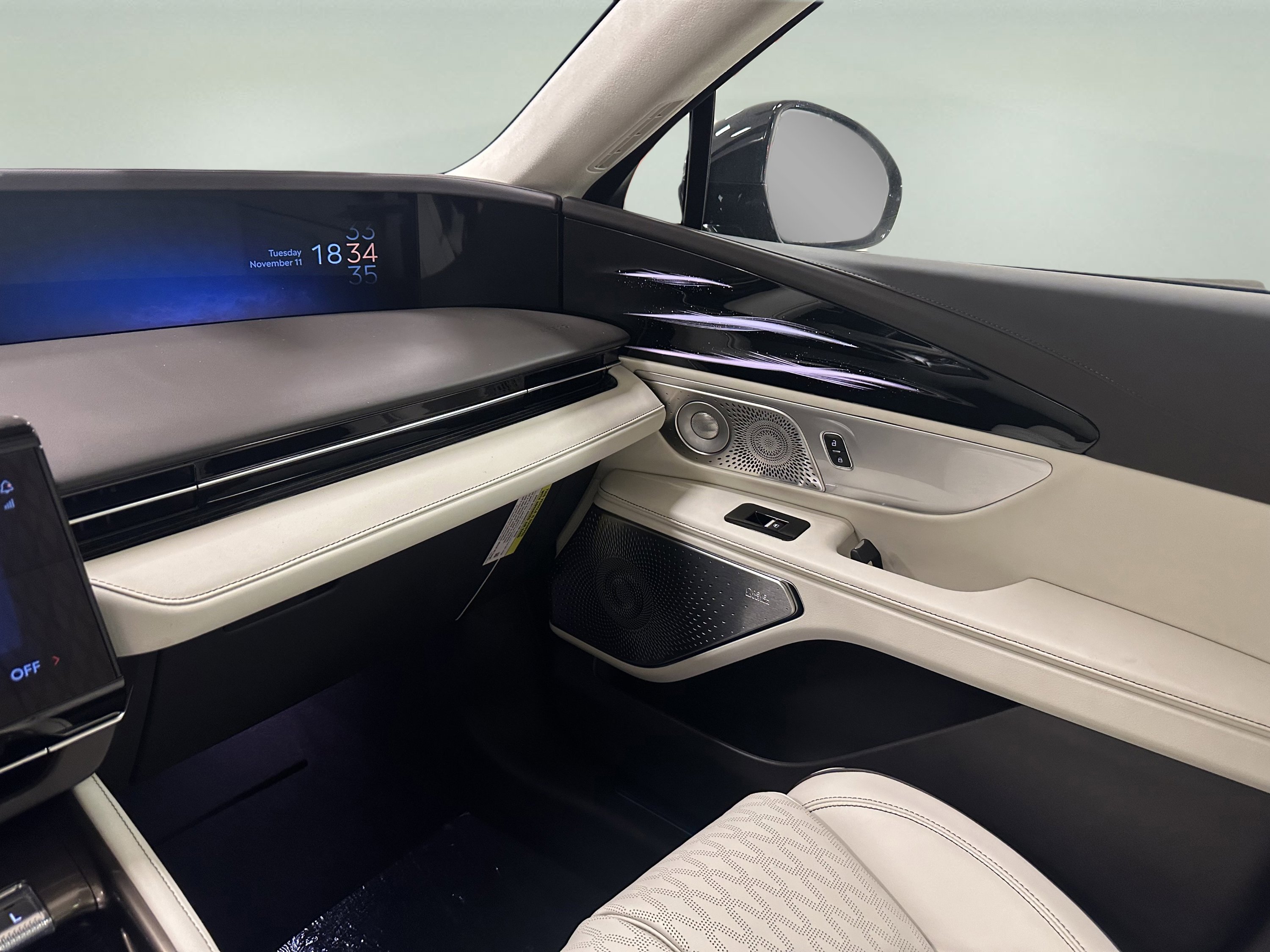 New 2026 Lincoln Nautilus Black Label w/ Jet Appearance Package image 13